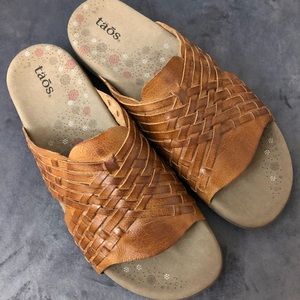 Taos Guru Slide Sandals Women’s 9M